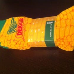 Вязанные носки с логотипом для компании «Monsanto»